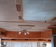 Caravan - Image 8/10