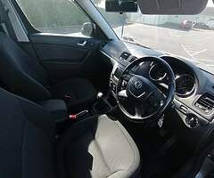 131Skoda Yeti Urban 2.0TDI 110hp 5speed manual - Image 8/10