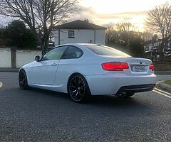 2011 BMW 3 Series - Image 5/10