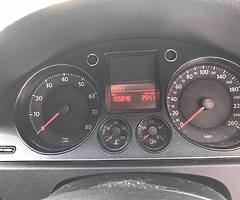 Volkswagen Passat 1.6 FSI petrol NCT 10/19 - Image 4/8