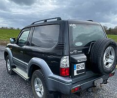 Toyota Land Cruiser.