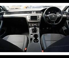 Volkswagen Passat 1.6 Trendline (171) - Image 7/10