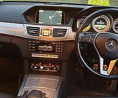 2014 MERCEDES E300 HYBRID 2.1 DIESEL.  TAXED UNTIL 2023 NCT UNTIL 10 2023 - Image 6/9