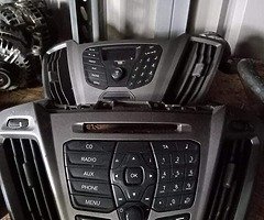 CD / radio system
Ford transit customs