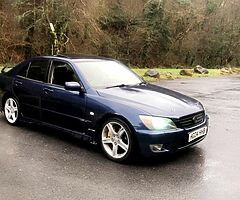 Lexus is200