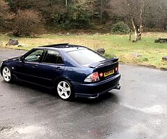 Lexus is200