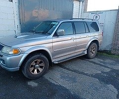 Pajero sport breaking