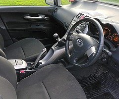 08 Toyota Auris - Image 5/8