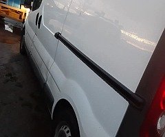 Nissan primaster 07'