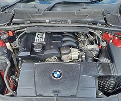 BMW 320i - Image 7/10
