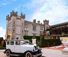 Beautiful really vintage car rent for wedding