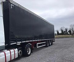 SDC 4.2 curtain side trailer