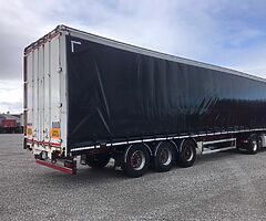 SDC 4.2 curtain side trailer