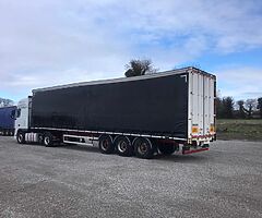 SDC 4.2 curtain side trailer