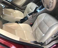 2 liter turbo v70 fast car automatic cruise control cream leather seats - Image 5/7