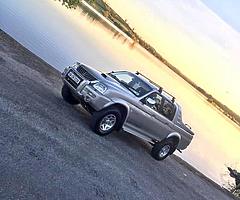 2004 mitsubishi l200