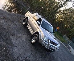 2004 mitsubishi l200