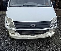 L d v maxus breaking crew cabwith bulkhead