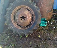 Tractor tires pair