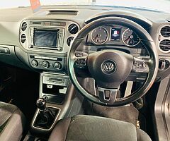 2015 Volkswagen Tiguan - Image 9/10