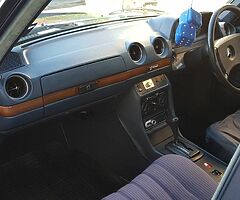 1985 Mercedes W123 200 - Image 9/10