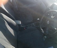 Nissan Almera - Image 5/6