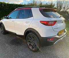 2020 Kia Stonic 3 - Image 3/10