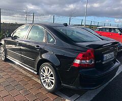 Volvo s40 r design