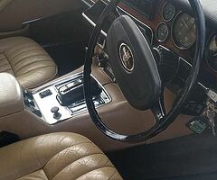 Jaguar XJ6 - Image 10/10