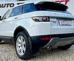Fuji White Range Rover Evoque