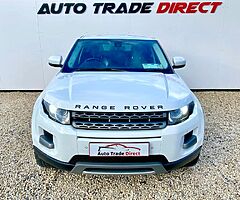 Fuji White Range Rover Evoque