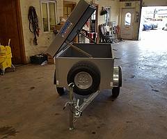 5 X 3 camping trailer with lockable lod