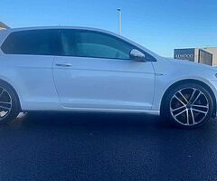2014 Volkswagen Golf - Image 6/10