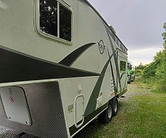 Nissan Navara fifth wheel camper - Image 4/10