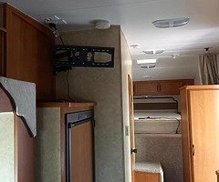 Nissan Navara fifth wheel camper - Image 7/10