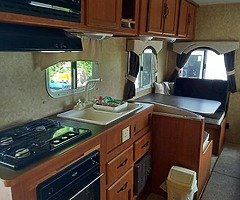 Nissan Navara fifth wheel camper - Image 8/10