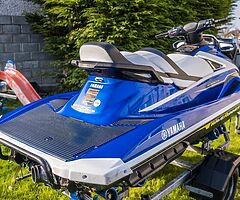 Yamaha vx ho 1800 4 stroke Jetski