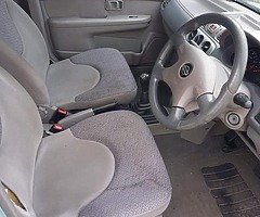 Nissan micra and toyota yaris - Image 9/10