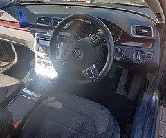 Volkswagen Passat - Image 7/10