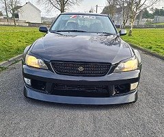 LEXUS IS200