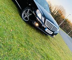 MERCEDES E200
