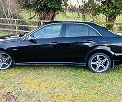 MERCEDES E200 - Image 7/10