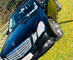 MERCEDES E200 - Image 10/10