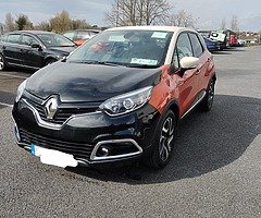 Renault Captur 0.9 intense hatchback petrol manual (90bhp)