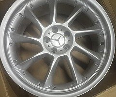 Amg Mercedes alloy rims - Image 3/3