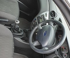 Ford Focus 04 Zetec - Image 7/10