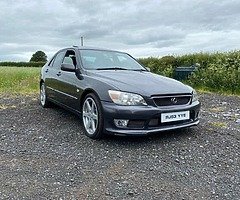 Lexus is200