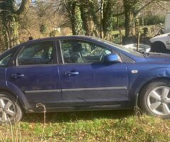 Ford Focus 1.6 petrol for breaking - Image 4/5