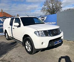 Nissan Navarro 2.5 CrewCab  White passed DOE