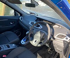 2011 Renault  Scenic 1.5 Diesel Automatic For Breaking! - Image 4/5